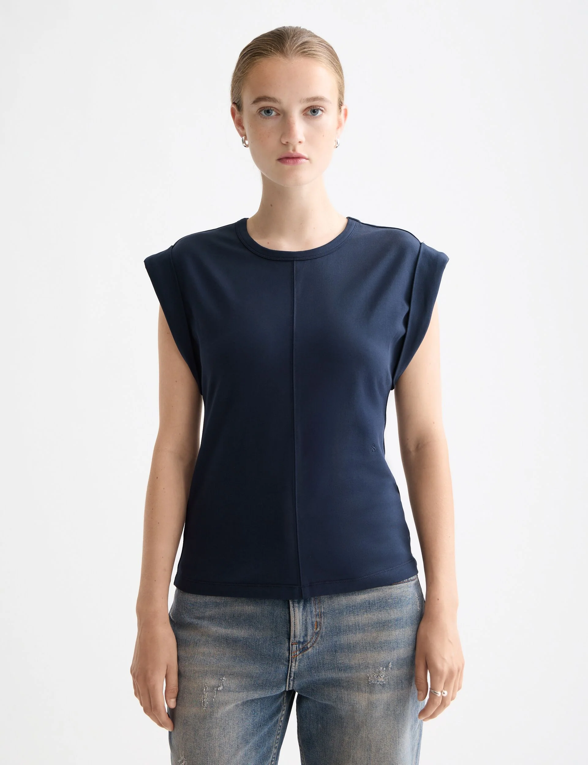 Fitted rolled-up sleeve T-shirt