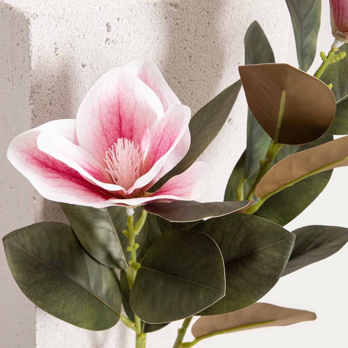 Gałązka sztuczna MANOLIA magnolia 68 cm