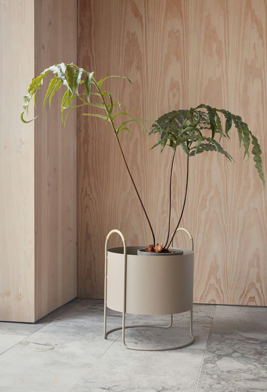 MAKI - Porte pot de fleur marron en métal H50x42x40cm