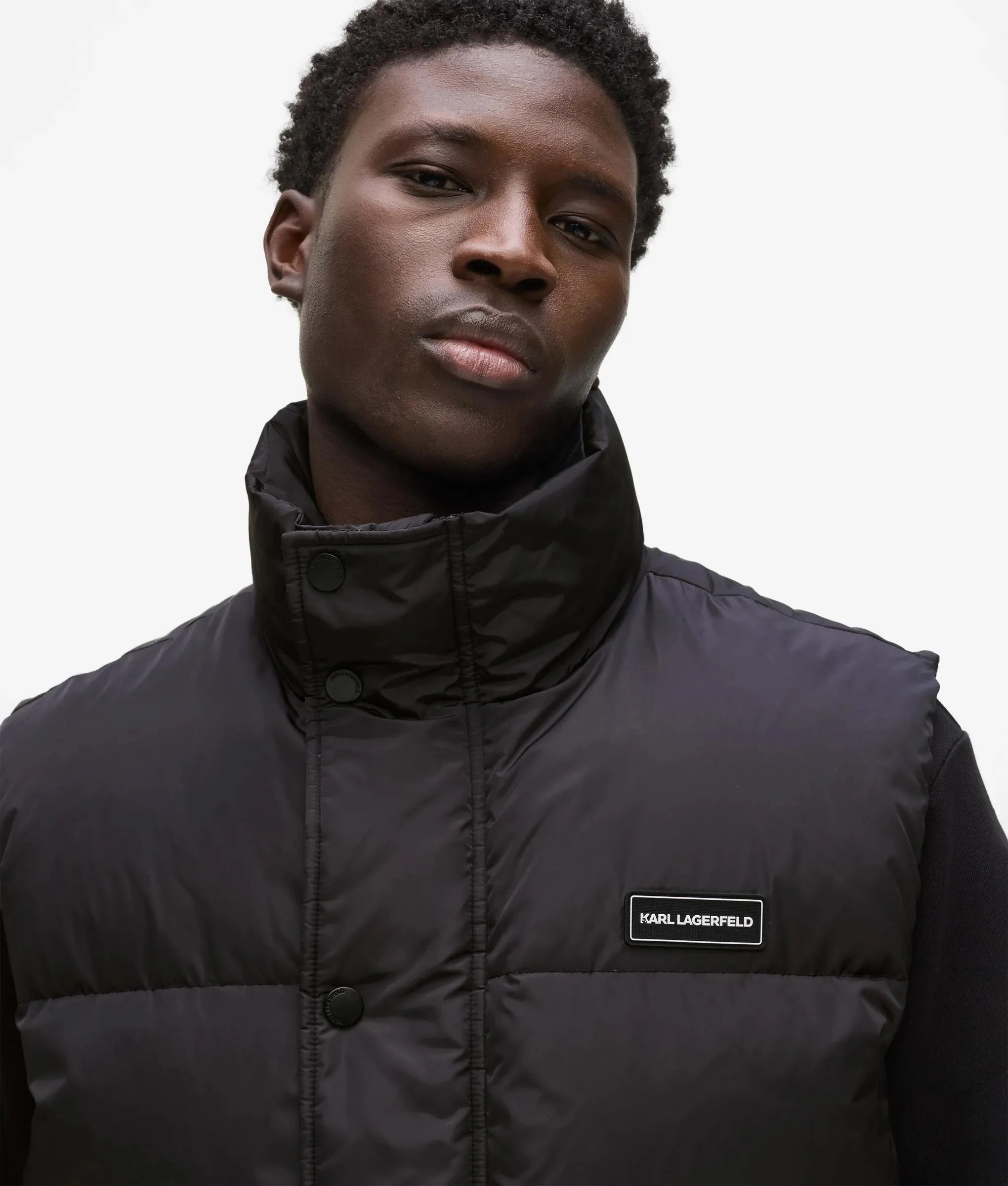 Gilet matelassé avec écusson à logo