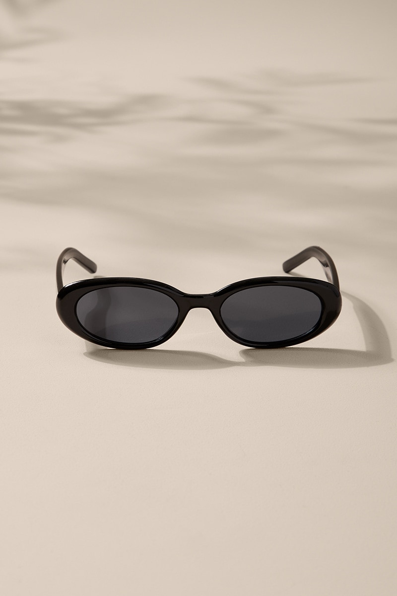 Amelia Black Oval Sunglasses