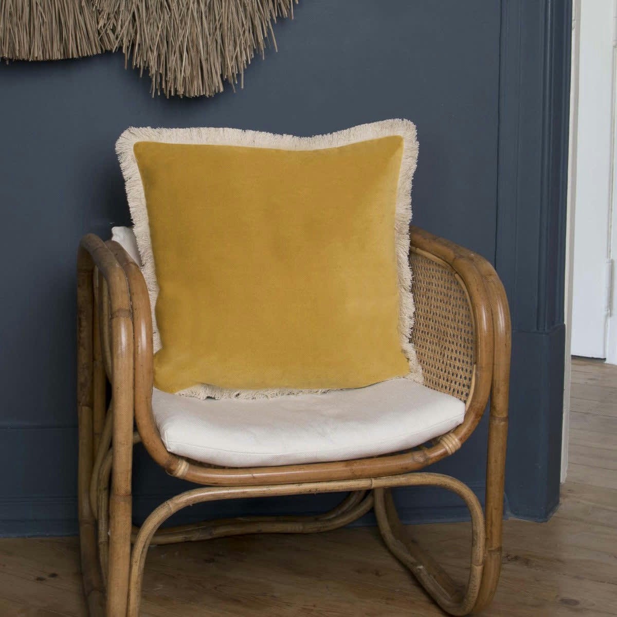 ANDREA - Coussin velours de coton  50x50 jaune moutarde