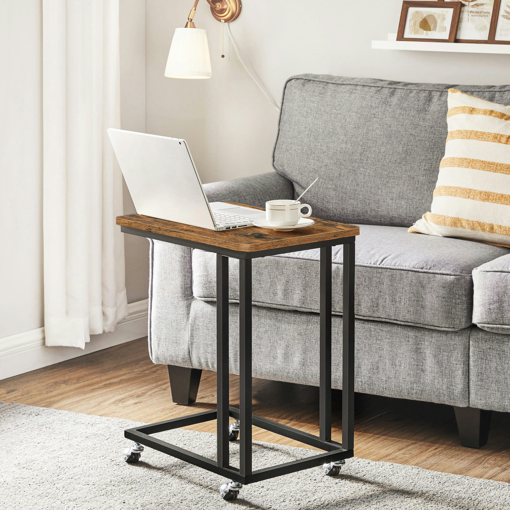 - Petite table avec roulettes effet bois marron rustique
