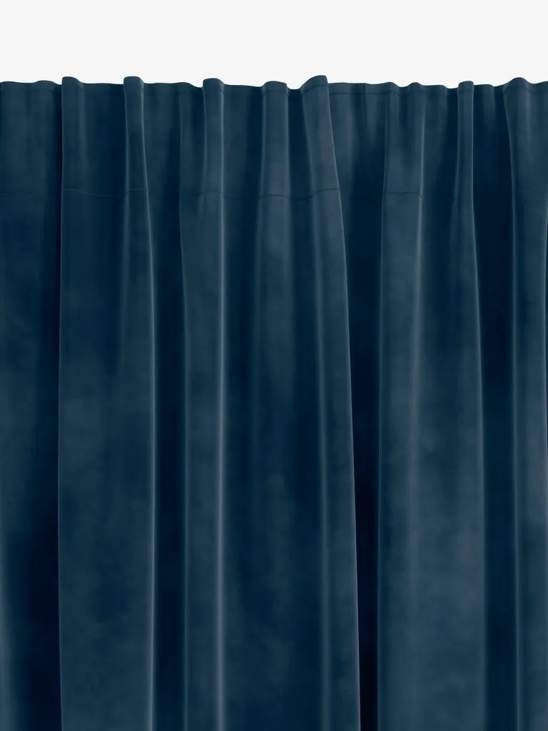 AUSTRA