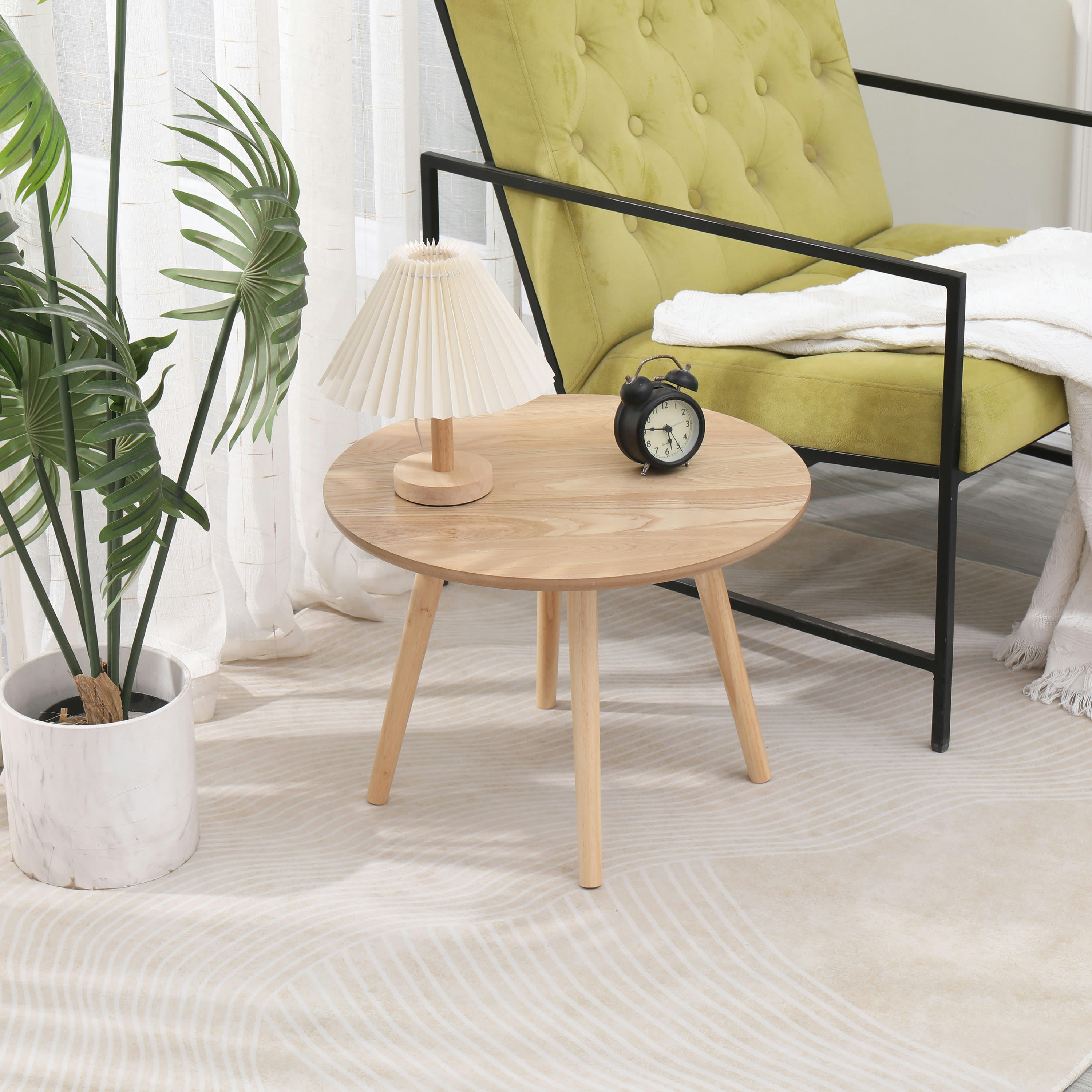 - Table d'appoint en bois massif coloris naturel