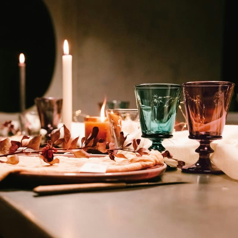 SET DE 6 VERRES À VIN,  ABEILLE - Verre à pied mécanique  en verre bleu nuit - lot de 6