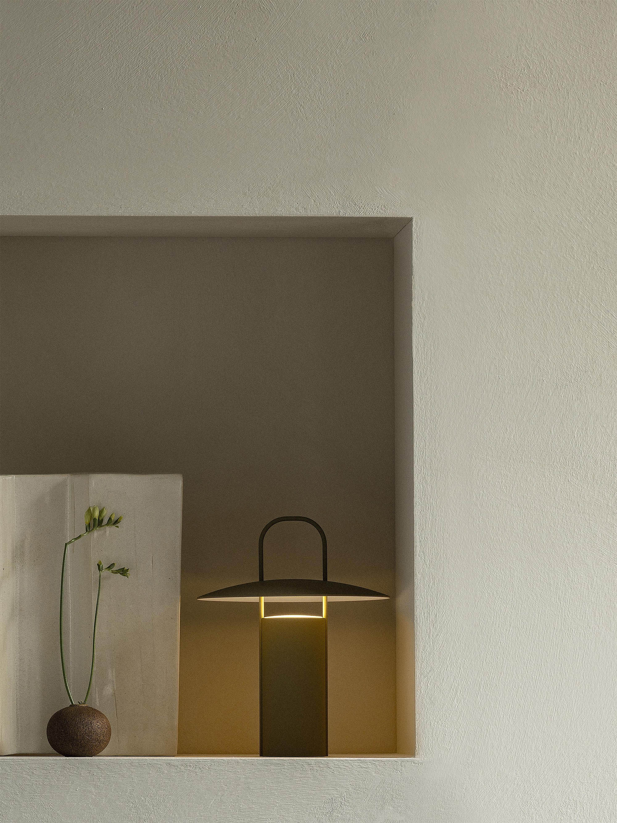 Dimmbare LED-Tischlampe Ray mit USB-Anschluss