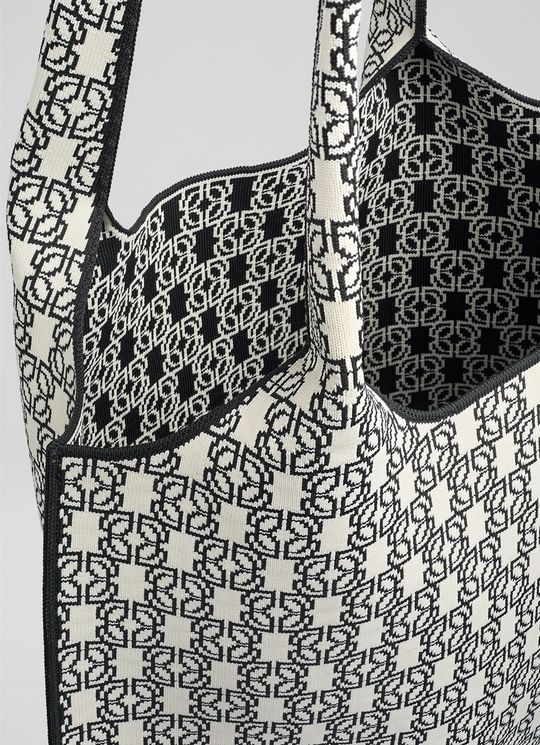 Avaline WhiteKnitTote