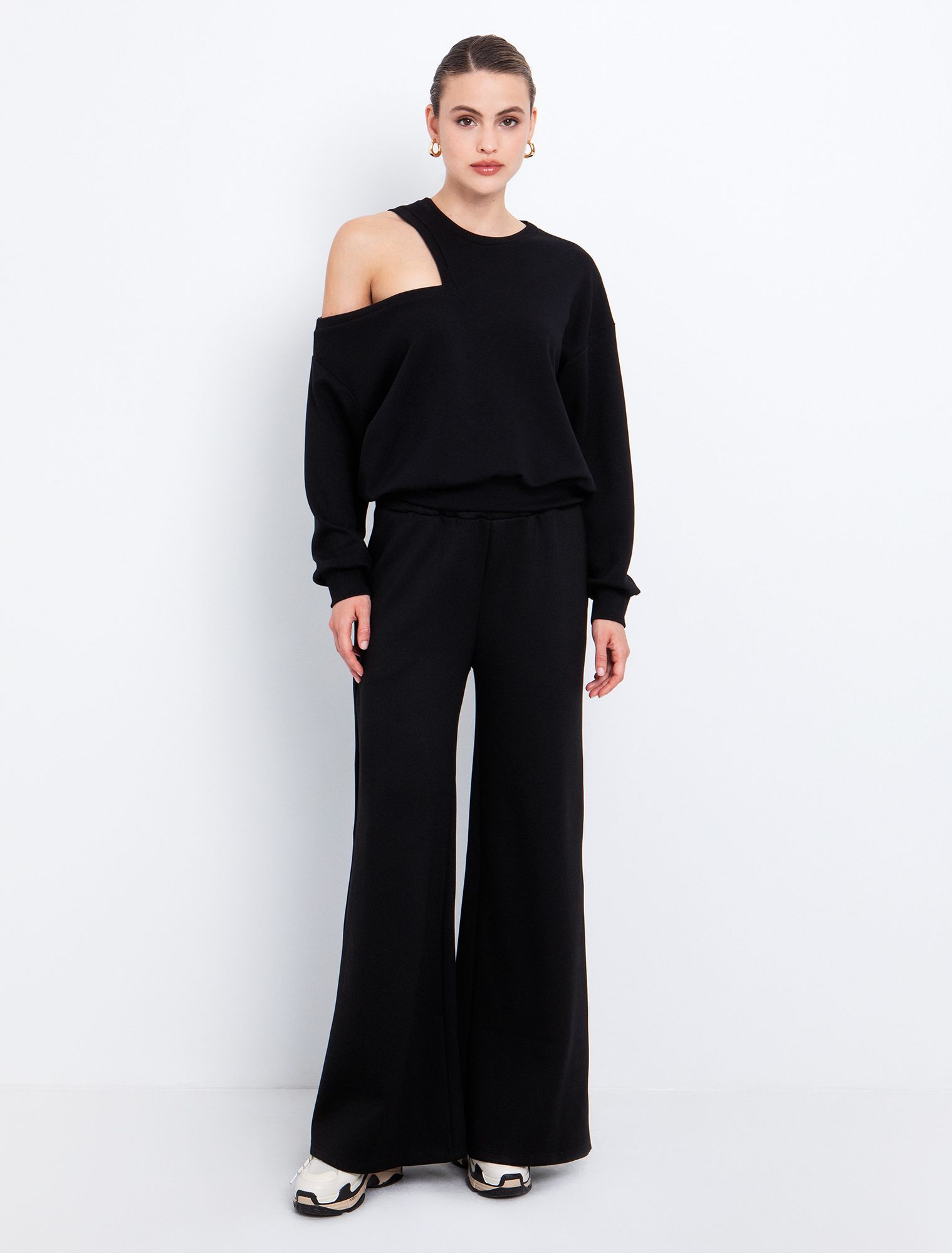 Φούτερ με cut out ώμο