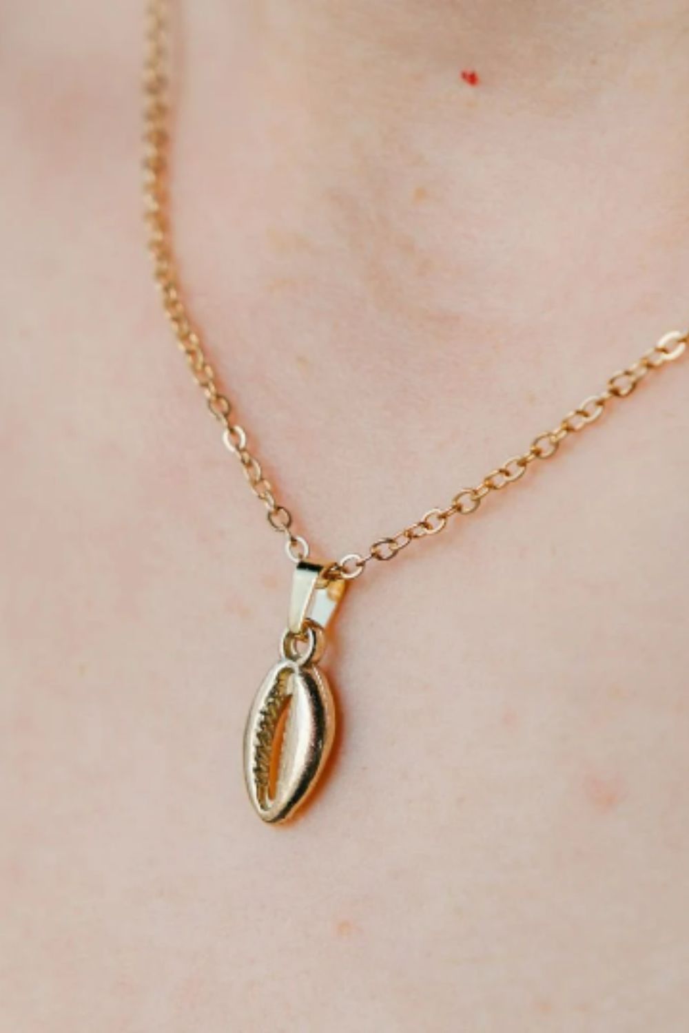 The Colourful Aura Silver Handmade Sea Shell Necklace Cowrie Charm Beach Surfing Pendant Necklace