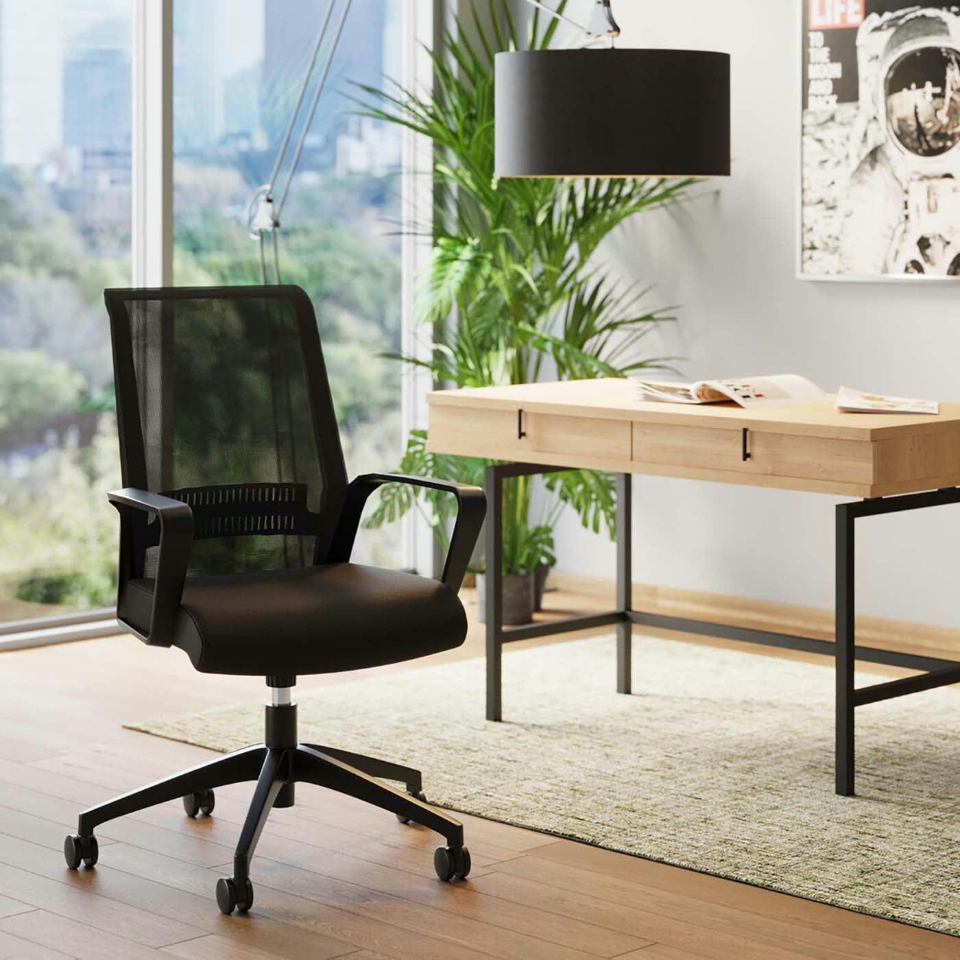 MAX - Chaise de bureau pivotante réglable à roulettes noire