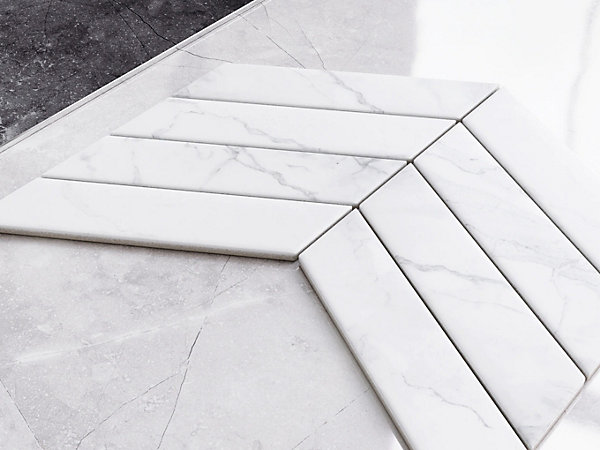 Mosaïque en céramique sur filet pour salle de bain ou cuisine 31.6cm x 21.5cm - Marble spruce