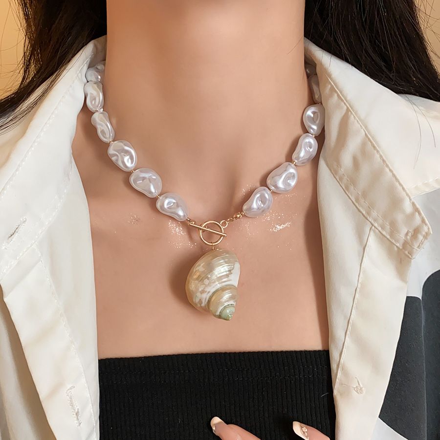 PEACH ACCESSORIES Ivory Pearlies Beaded Necklace with Shell Pendant