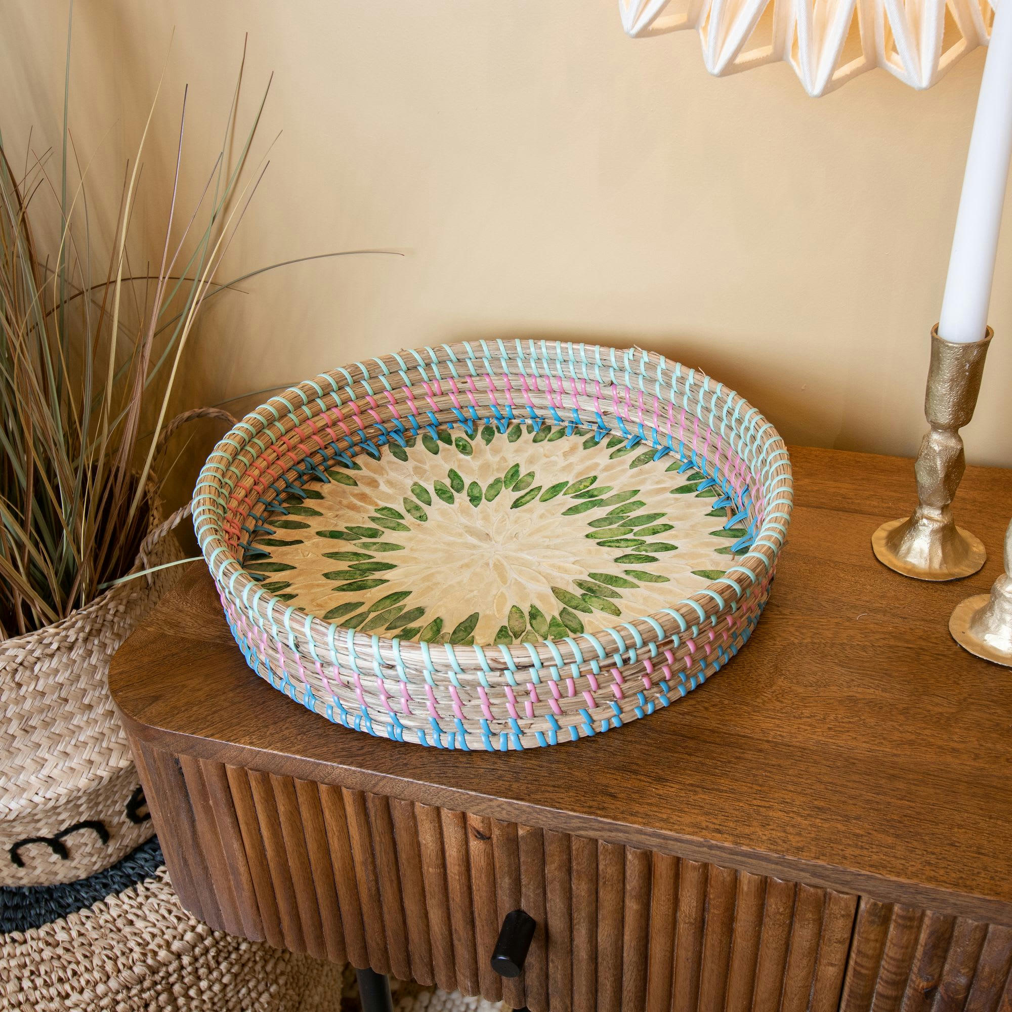 PAROS - Plateau rond en jonc de mer et coquillages Ø33cm