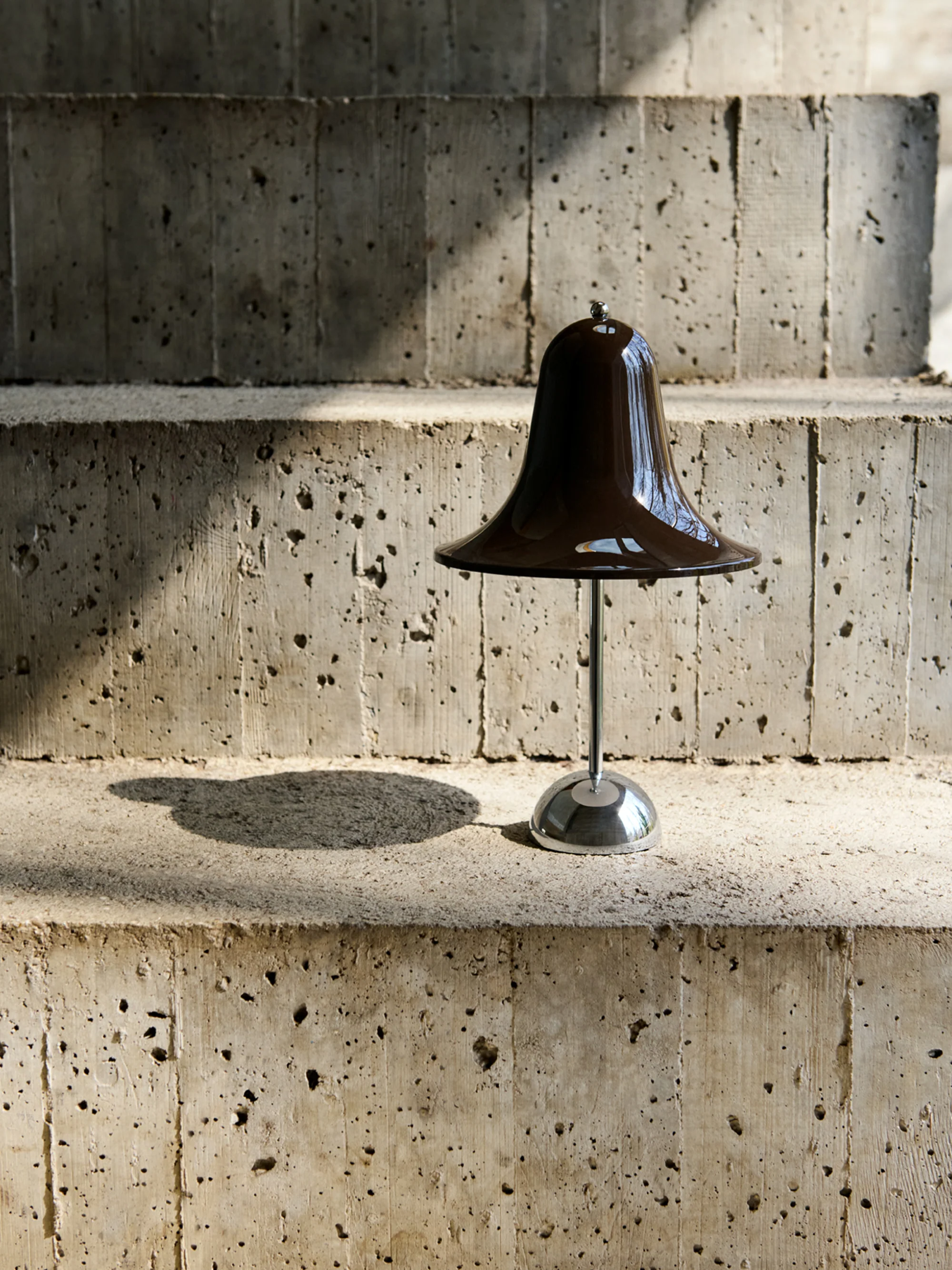 Kleine mobile LED-Tischlampe Pantop, dimmbar, Design Verner Panton