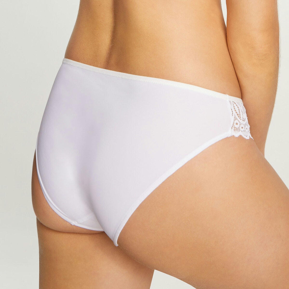 Slip en dentelle Ingénue