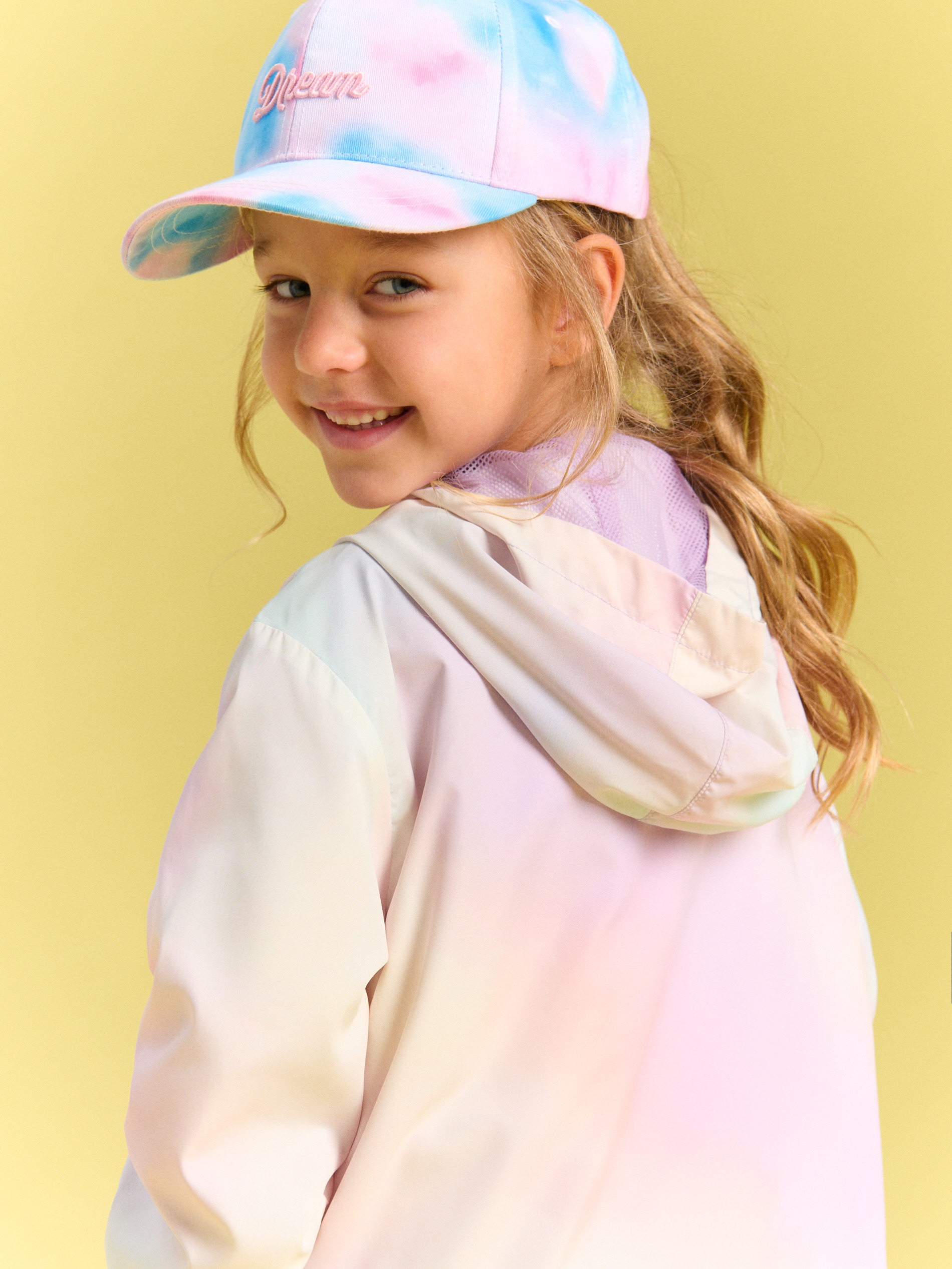 Kurtka wiatrówka z motywem ombre wykończona siateczką Active