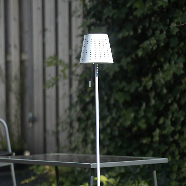 Lampadaire d'extérieur blanc avec LED à 3 niveaux de luminosité sur énergie solaire - Ferre
