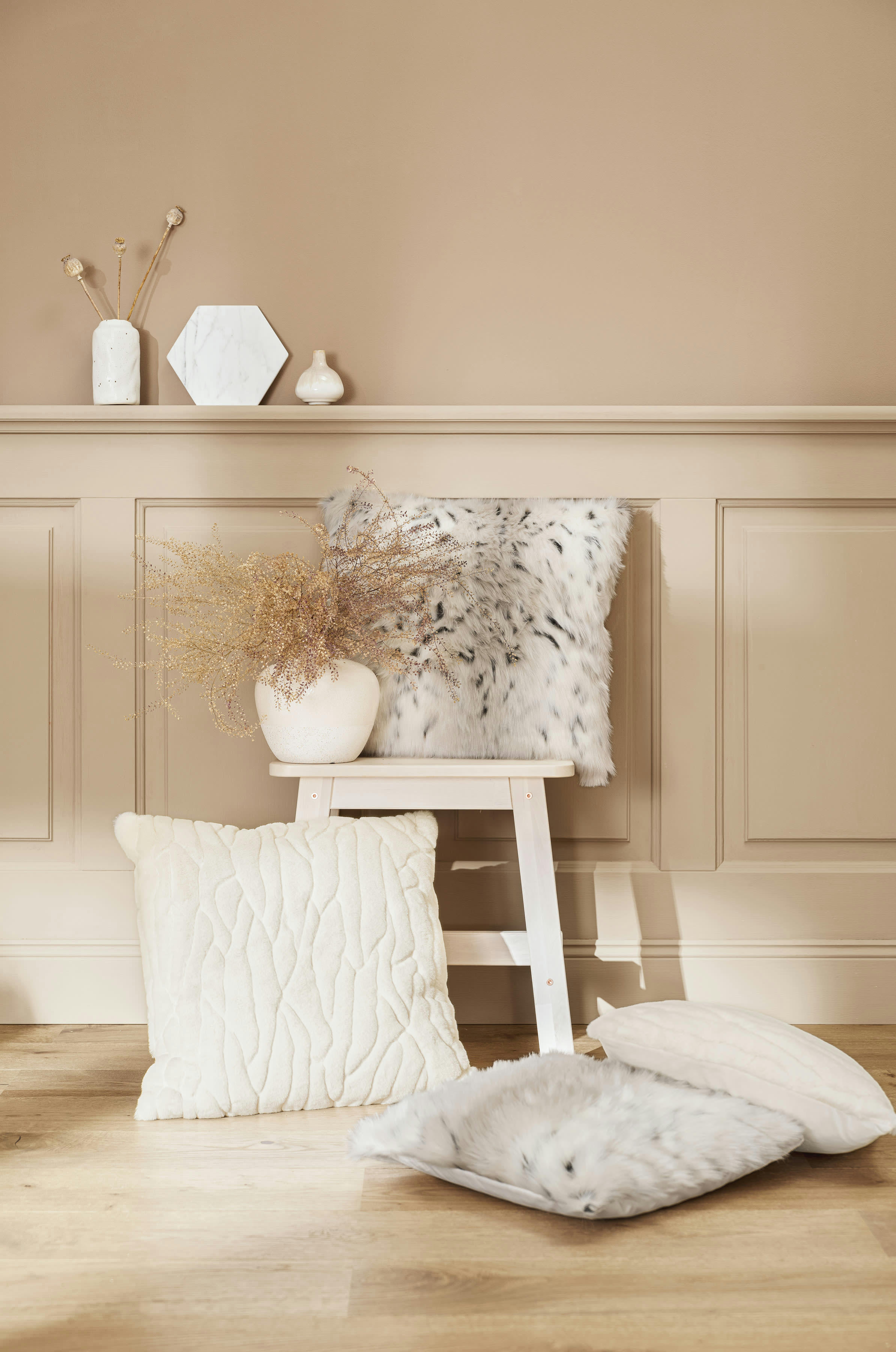 SKINS - Housse de cousssin fausse fourrure lynx des neiges blanc 50x50