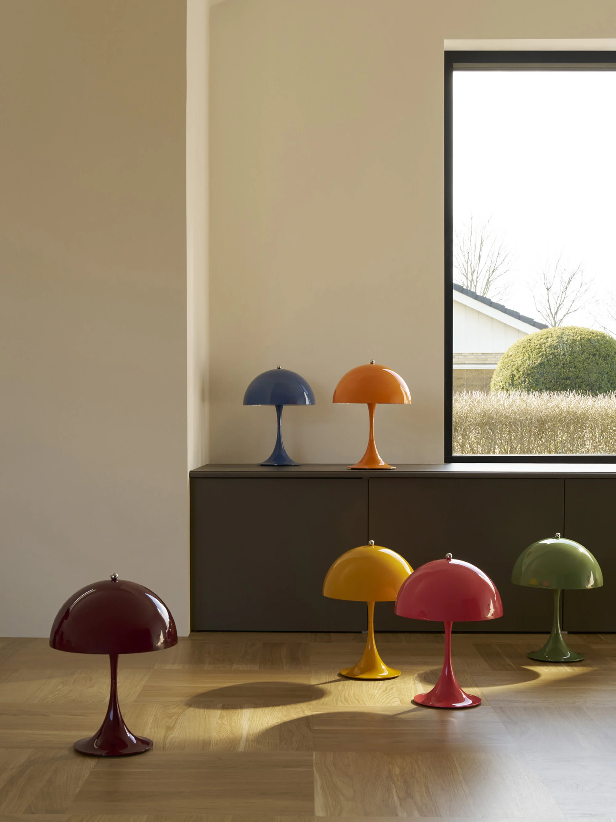 Mobile dimmbare LED-Tischlampe Panthella 250, Design Verner Panton