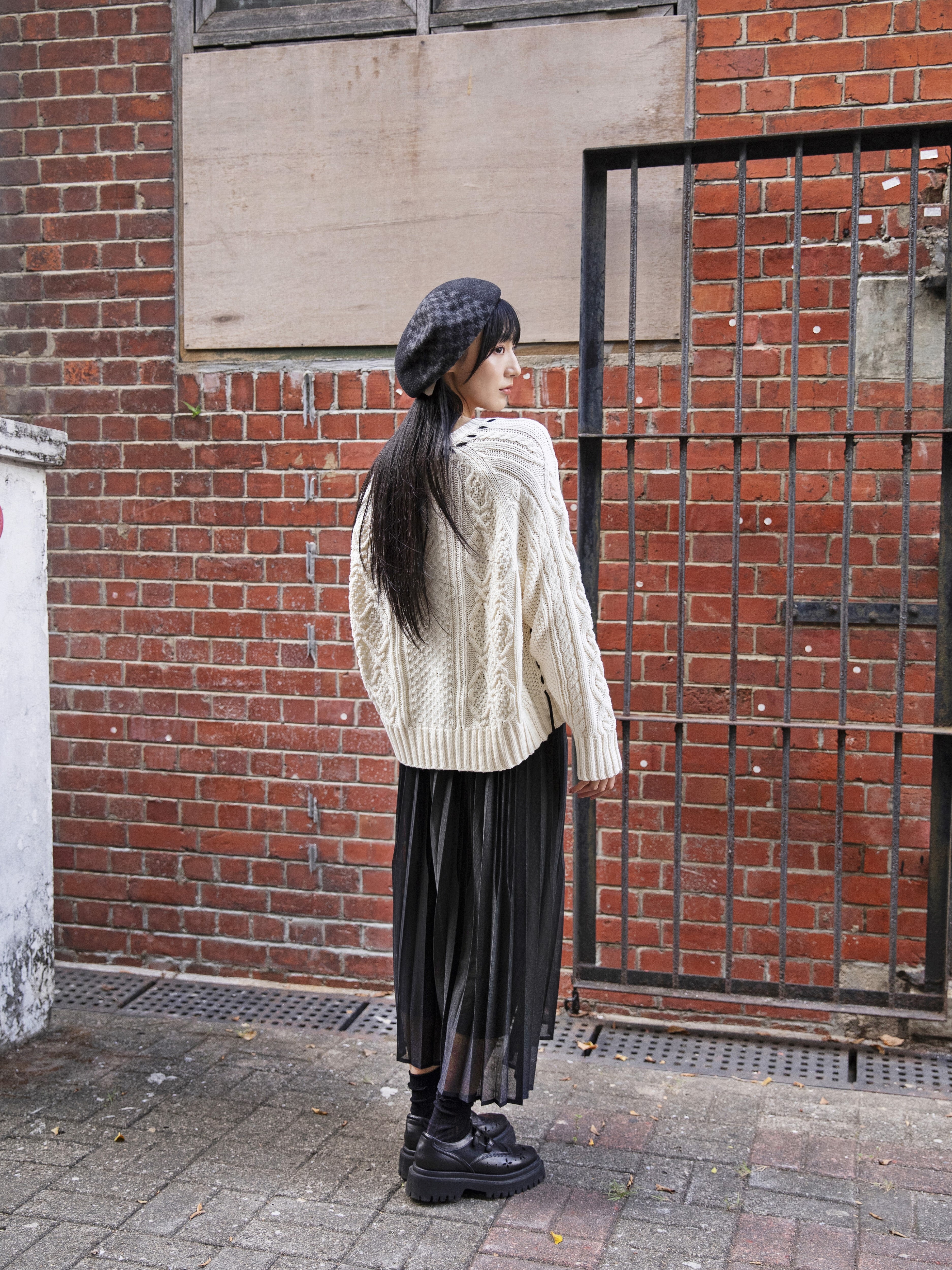 Contrast Stitch Detail Sweater - 25WDT310X