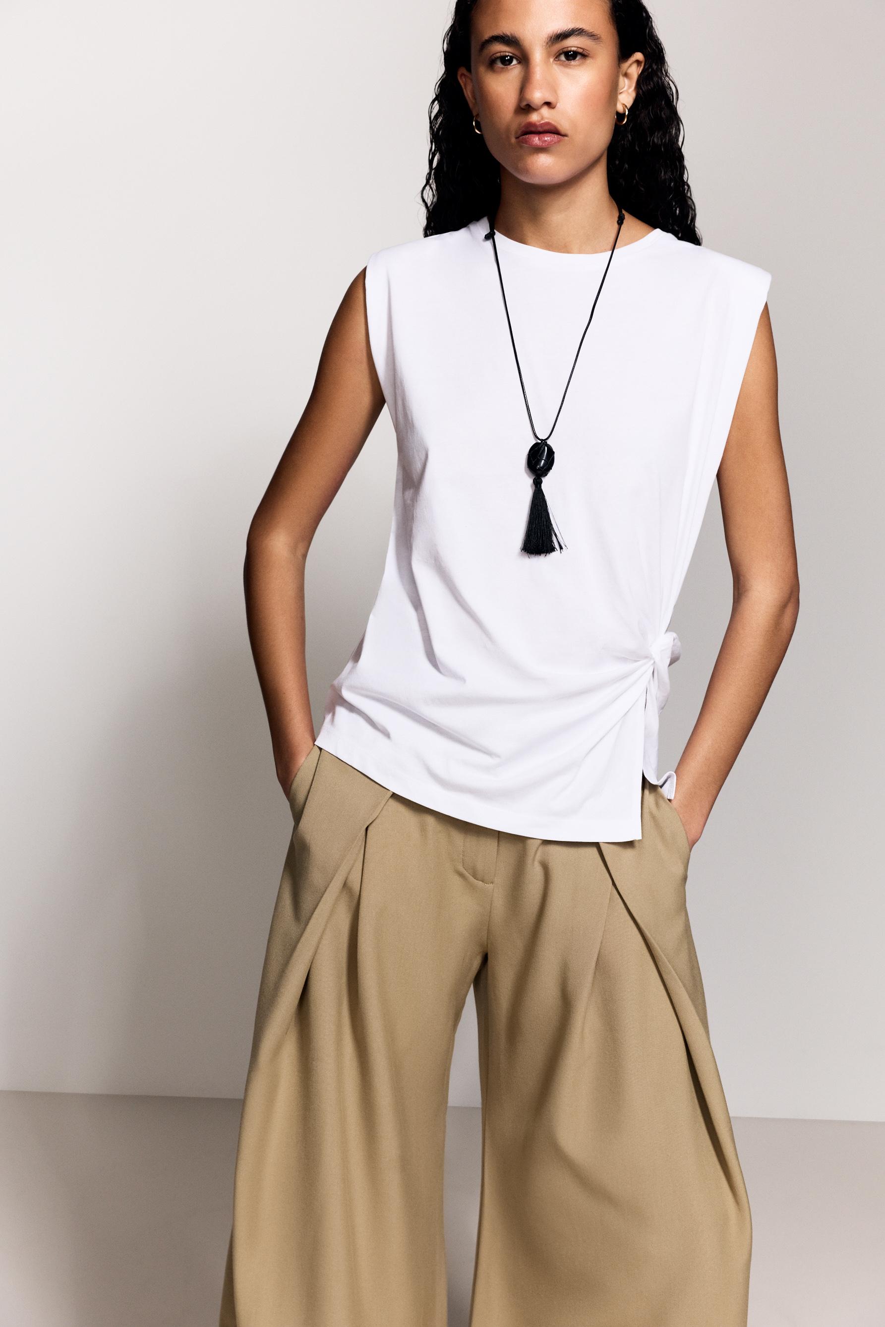 Camiseta nudo