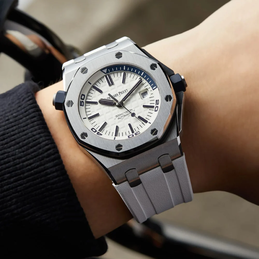 Audemars Piguet – Royal Oak Offshore Diver –  Rubber Strap – White