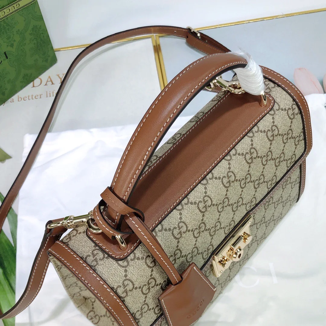 Gucci Padlock medium top handle bag (7A regular version)