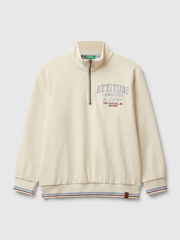 High neck sweatshirt with zipper