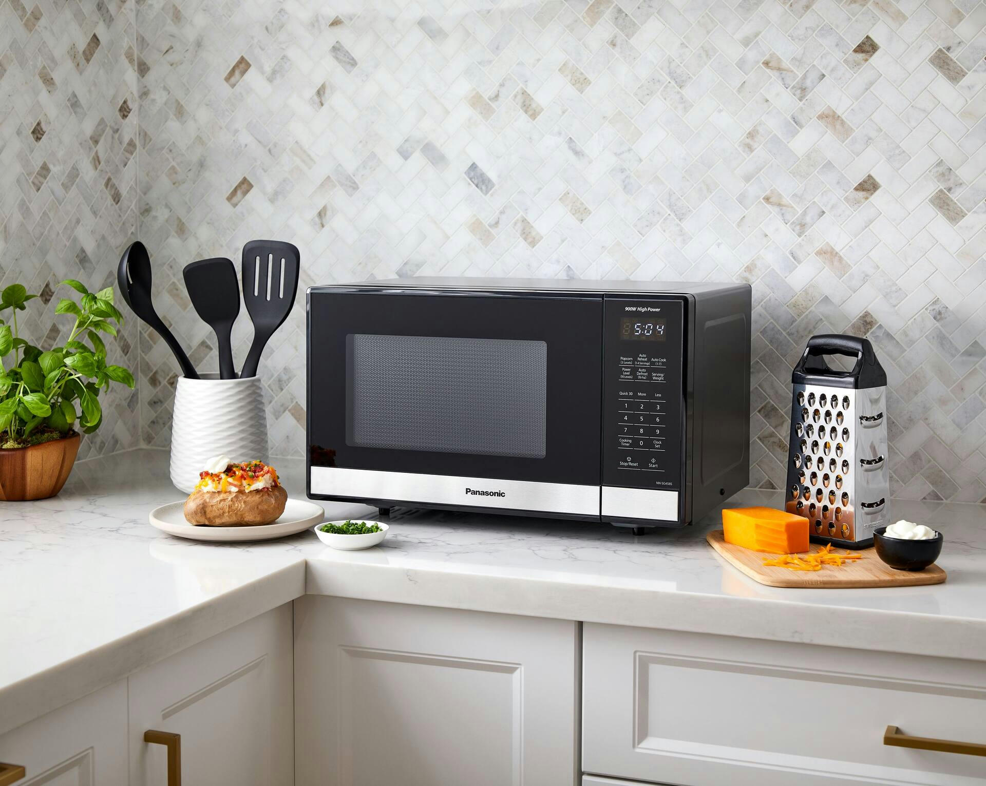 Panasonic NN-SG458S Countertop Microwave, 0.9-cu.ft., Black & Stainless Steel