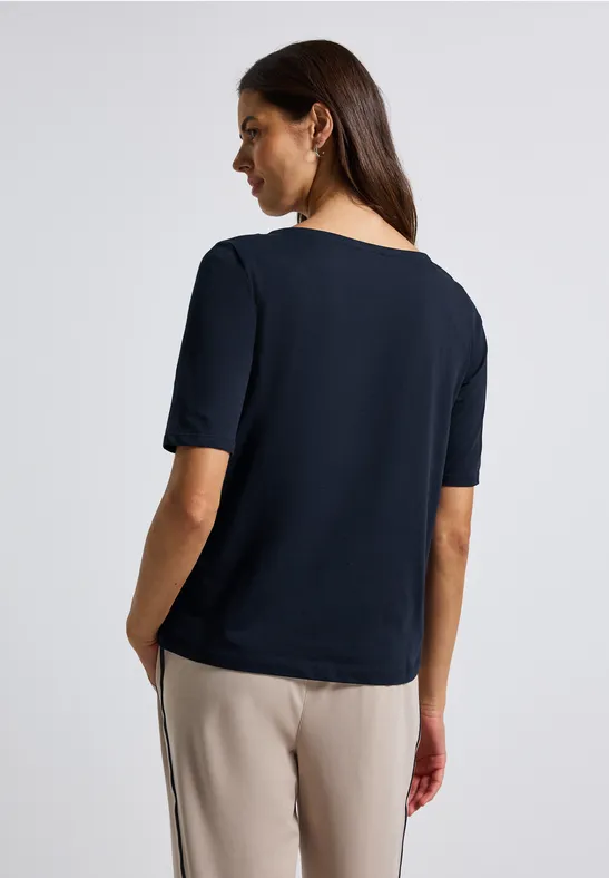 Shirt mit U-Boot-Ausschnitt