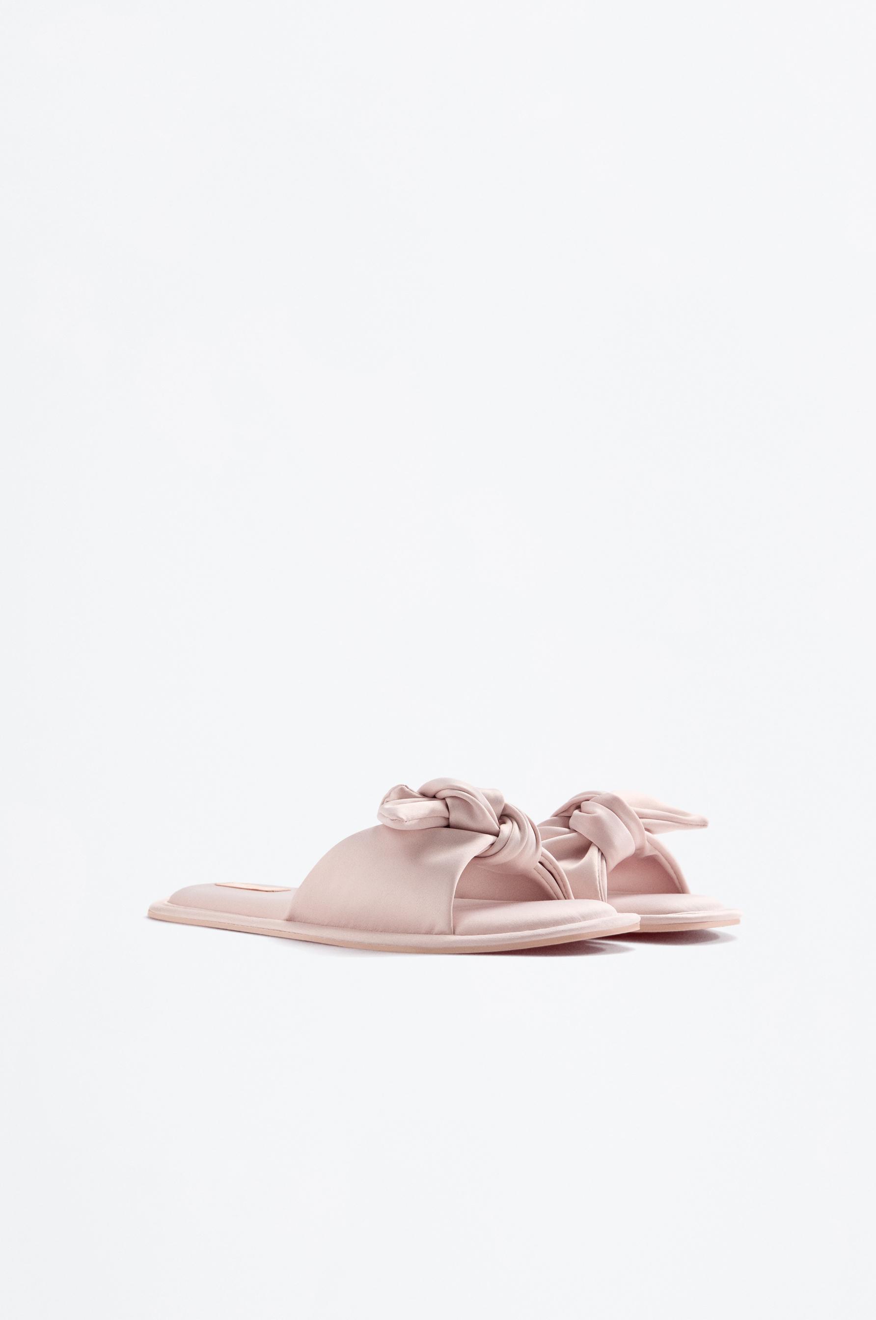 ZAPATILLA DE CASA LAZO