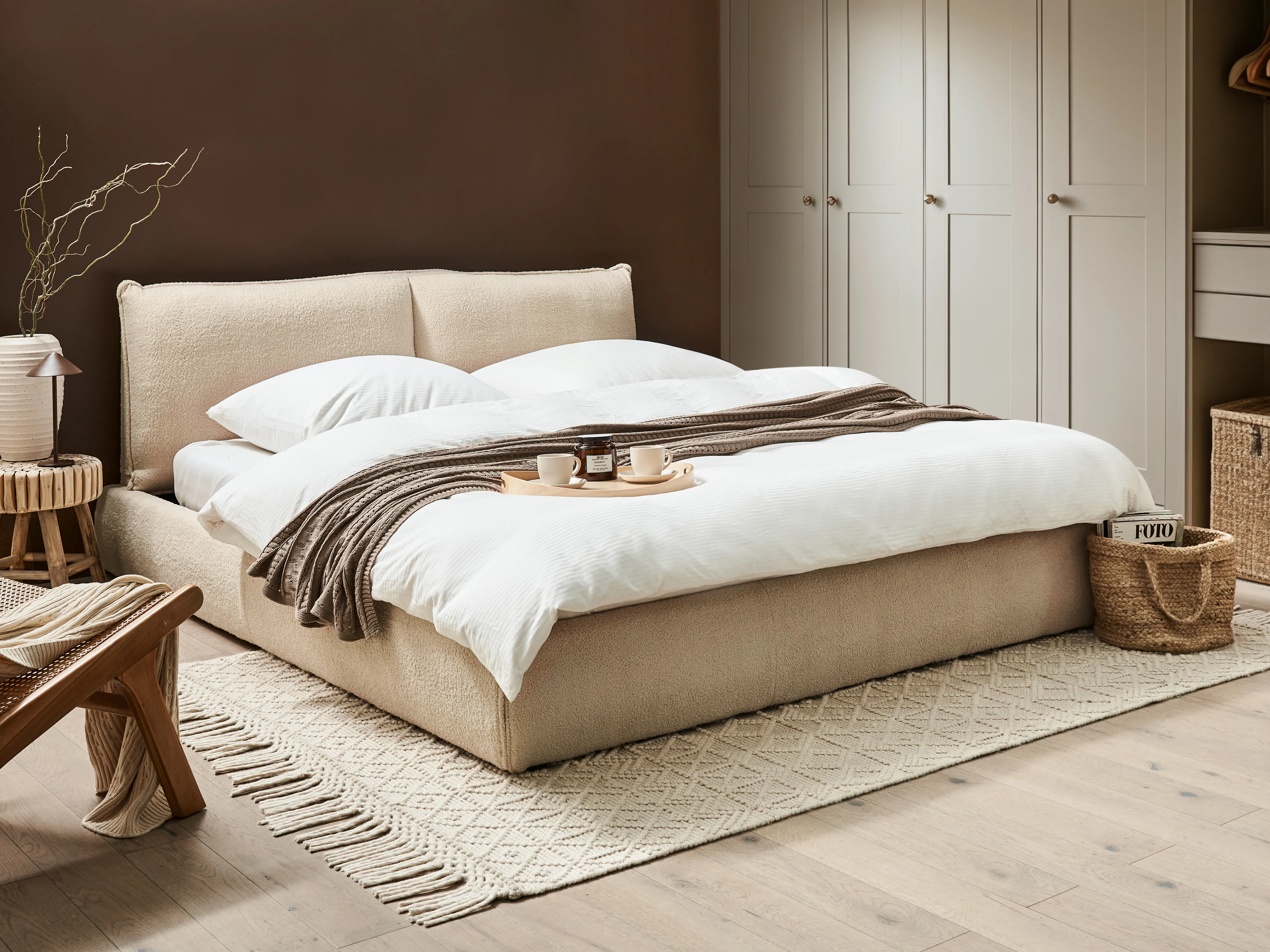 Bed Boucle VINAY 180 x 200 cm (EU Super King) Light Beige