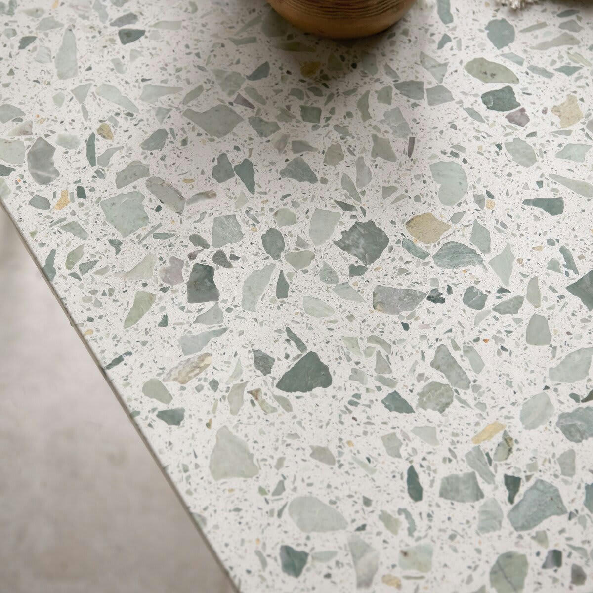 ELIO - Table rectangulaire en terrazzo premium et métal green 4-6 pers.