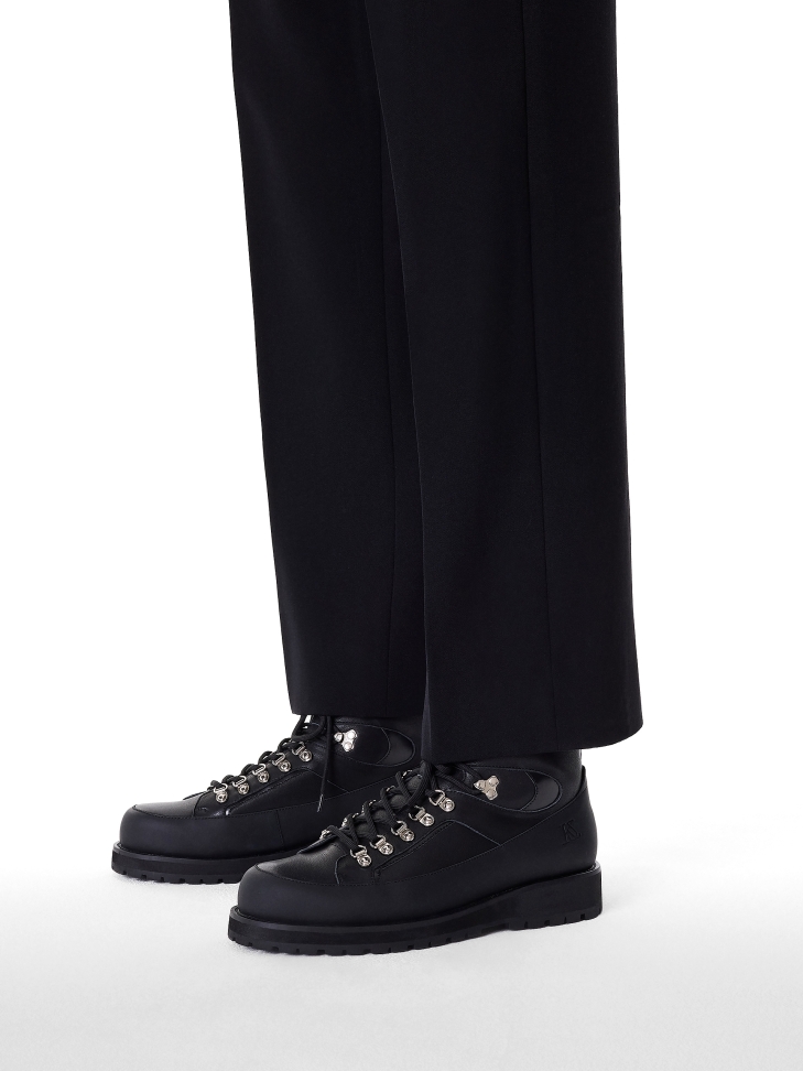 Massive black boots on trep sole