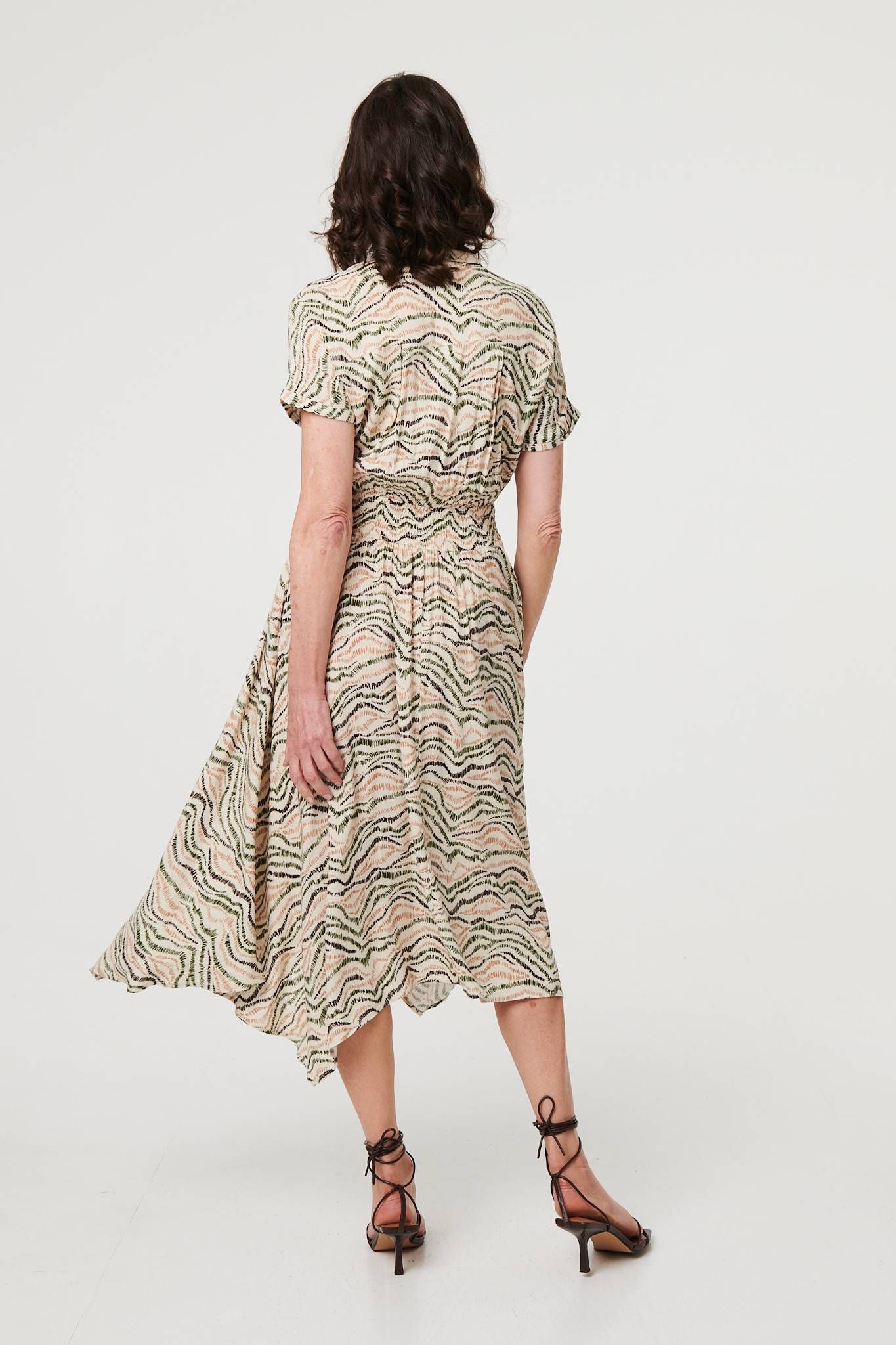 Izabel London Printed Short Sleeve Shirred Midi Dress