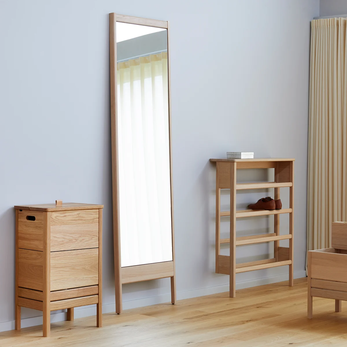 Form & Refine - A Line Spiegel