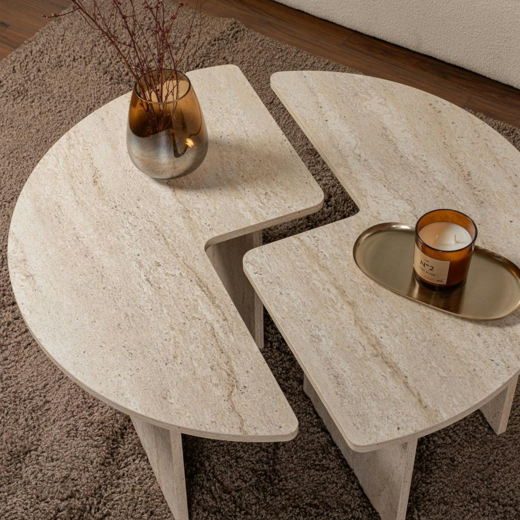 Table basse ronde effet travertin - design puzzle MARFA