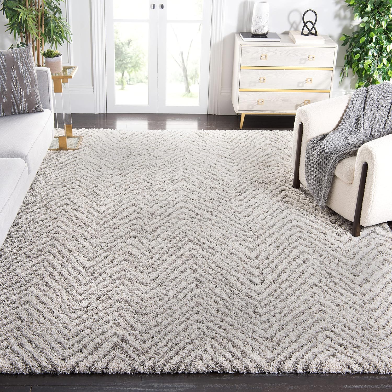 SAFAVIEH Hudson Shag Collection Area Rug - 9' x 12', Ivory & Grey, Chevron Design, Non-Shedding & Easy Care, 2-inch Thick Ideal for High Traffic Areas in Living Room, Bedroom (SGH375A)