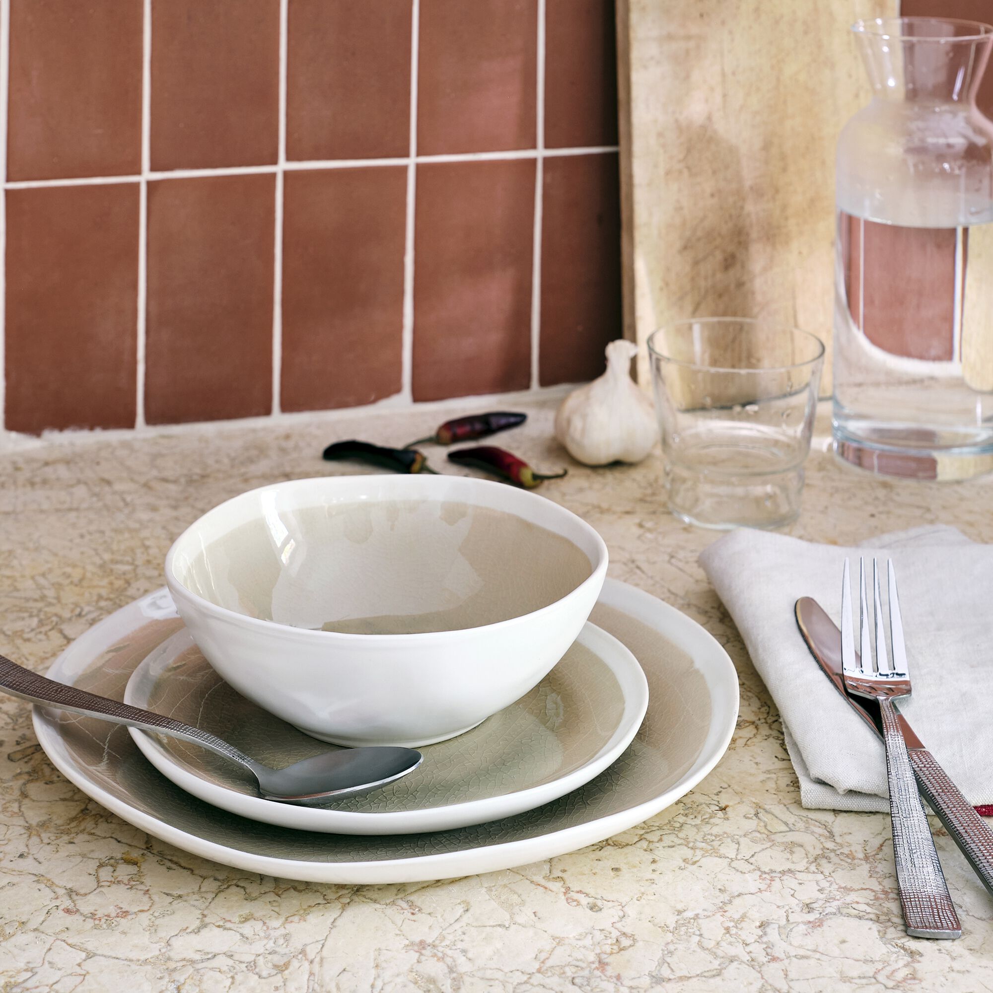 LEZARDI - Service de vaisselle en grès - beige alpilles