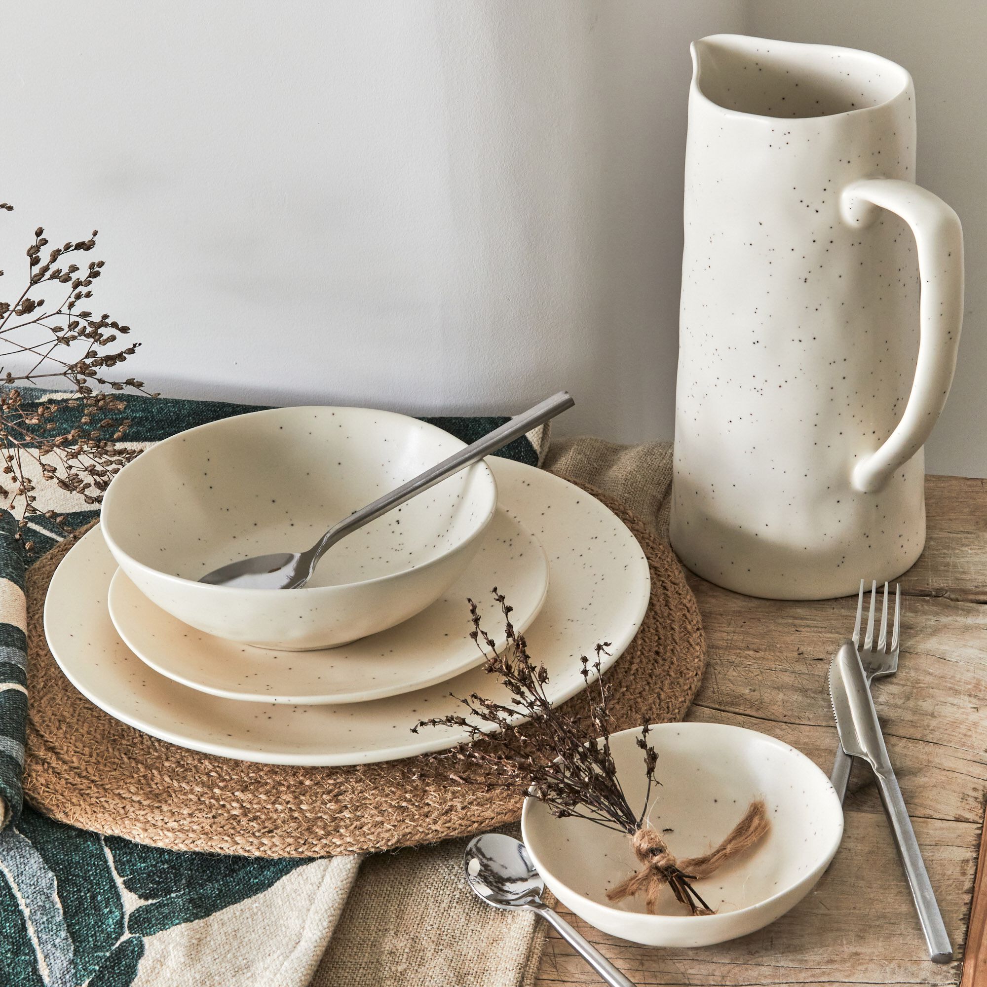 SANAS - Lot de 4 sets de table ronds en jute - naturel D34cm