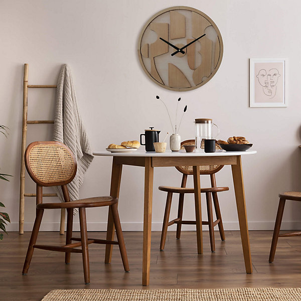 Horloge Murale Ronde Marron avec Cadran Sculpté