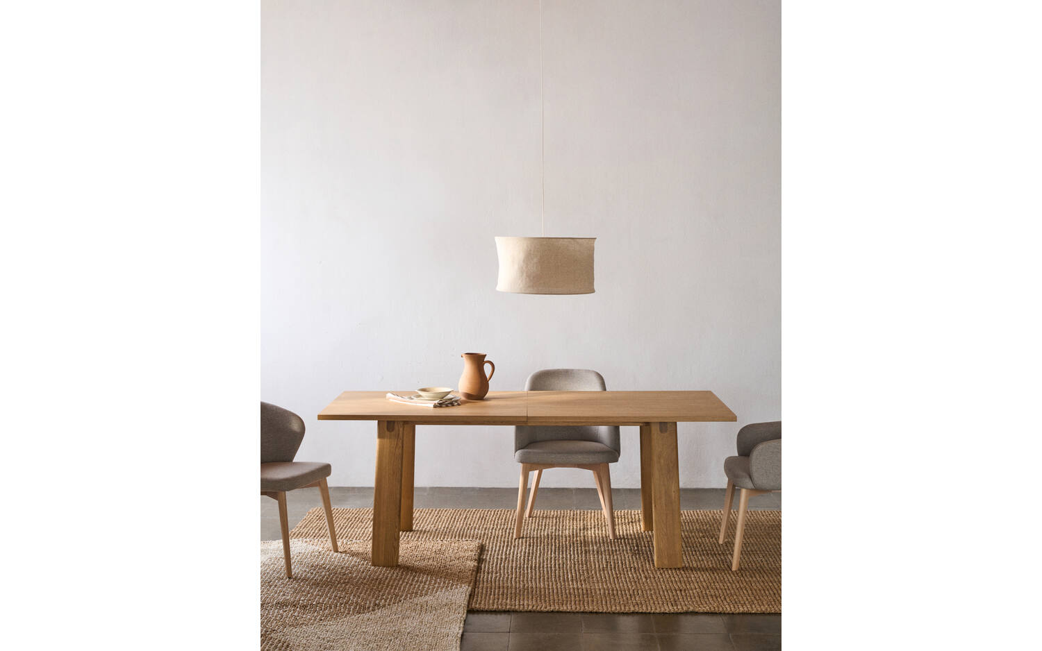 Kave Home - Uitschuifbare tafel Arlen van fineer en massief eikenhout