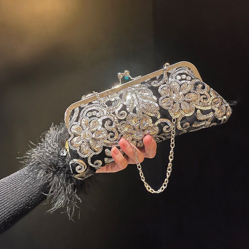 PEACH ACCESSORIES Sparkling Noir Embroidered Clutch Bag