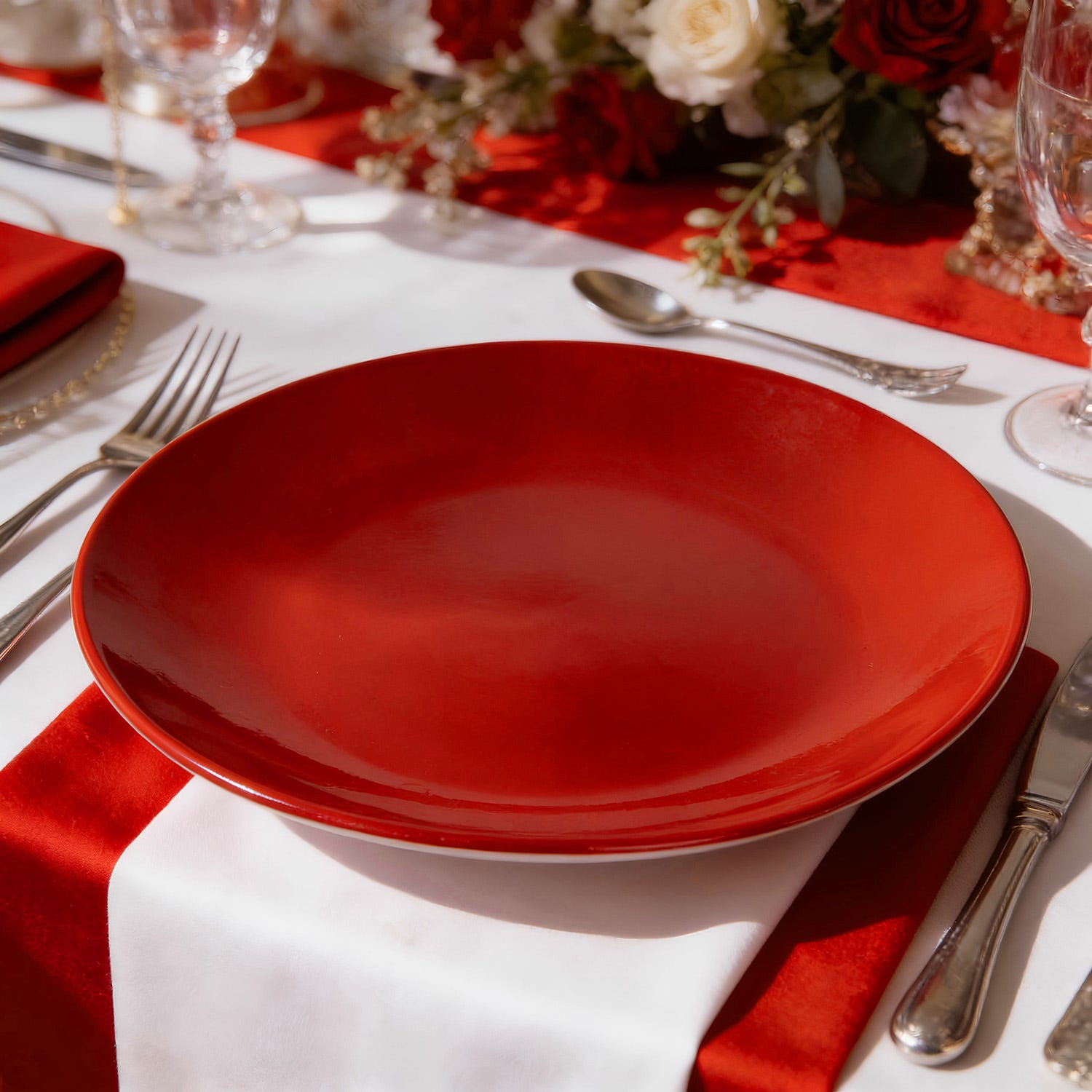 Piatto piano rosso porcellana Mix e Match