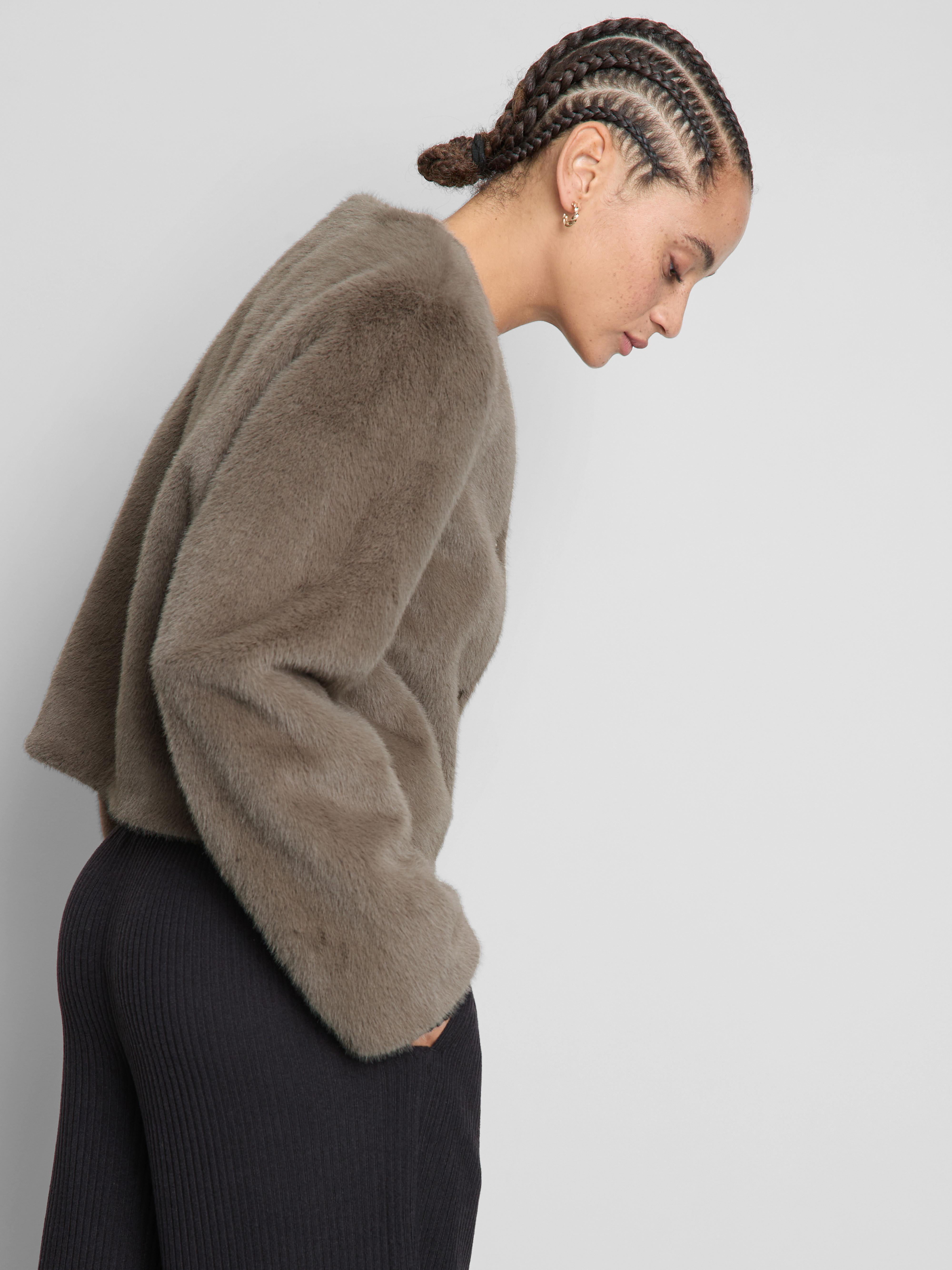 Paula Echevarría Cropped Plush Jacket