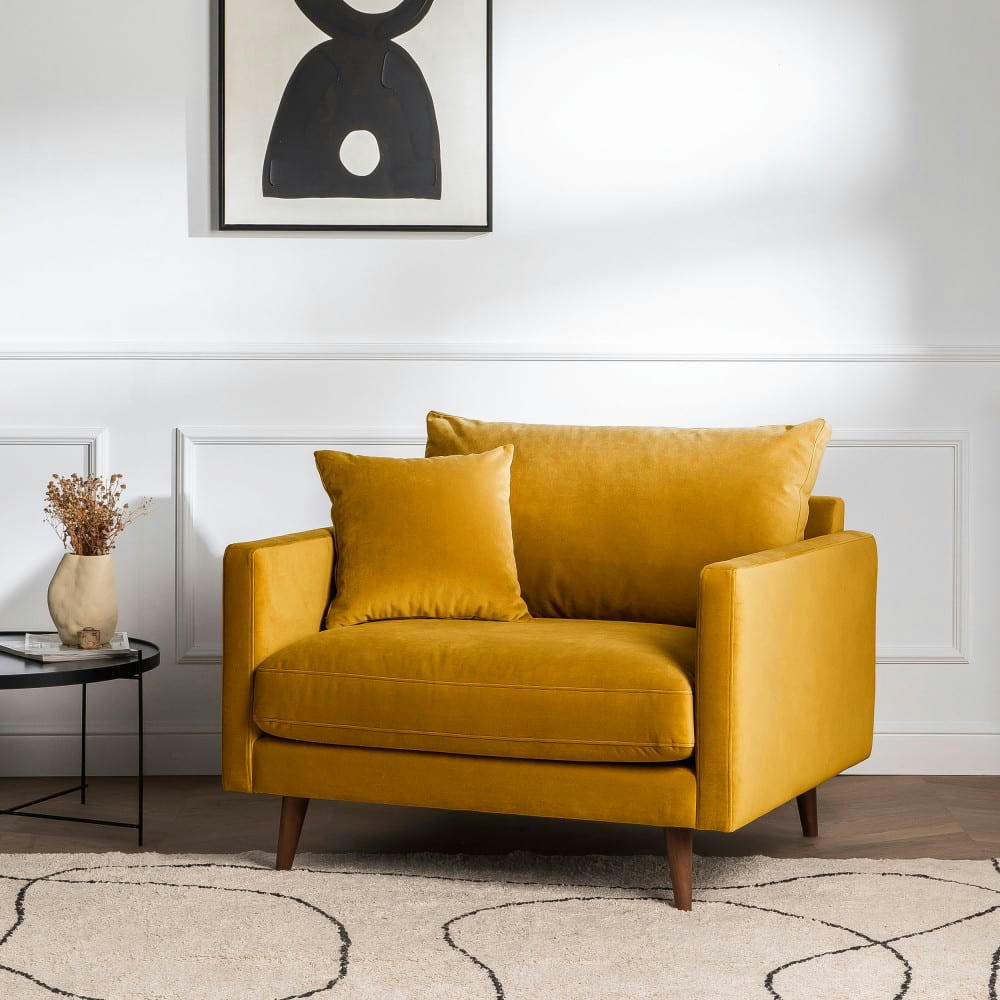 VILLABON - Fauteuil XL en velours pieds bois foncé jaune moutarde