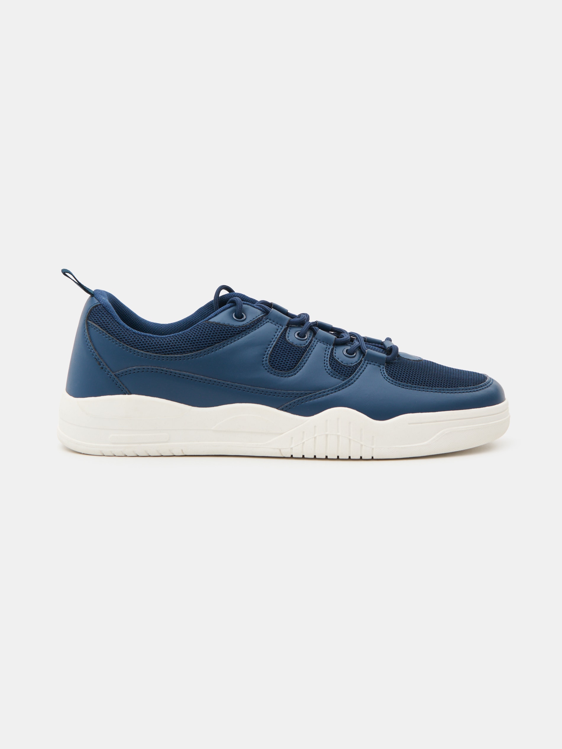 Sneakersy z imitacji skóry, z siateczką
