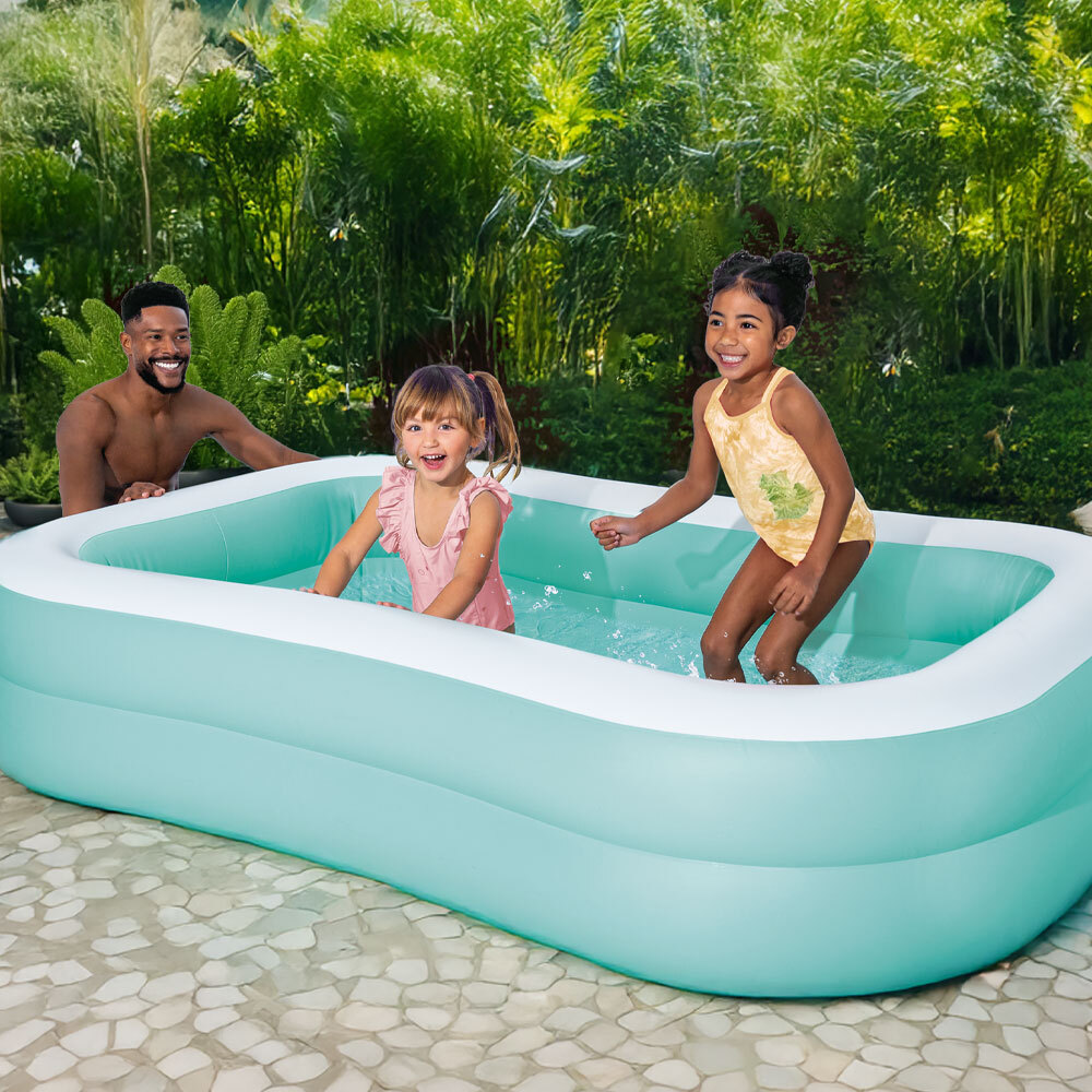 Petite piscine vert d'eau