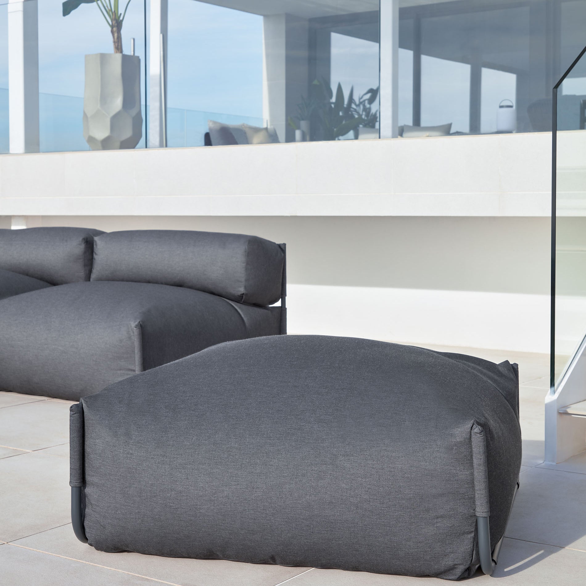 Kave Home Square Lounger - Donkergrijs - D 101 x B 101 x H 35 cm